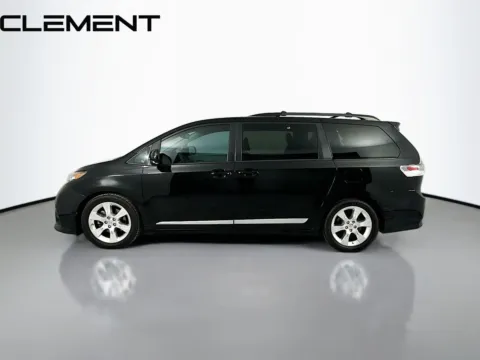 More photos of 2012 Toyota Sienna SE at Clement Hyundai, MO