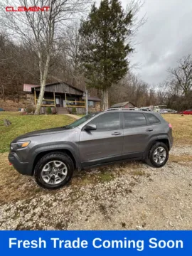 Gray 2019 Jeep Cherokee Trailhawk for sale in Wentzville, MO