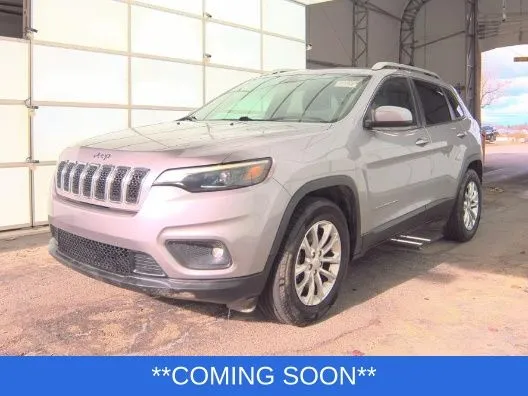 Silver 2019 Jeep Cherokee Latitude for sale in Wentzville, MO