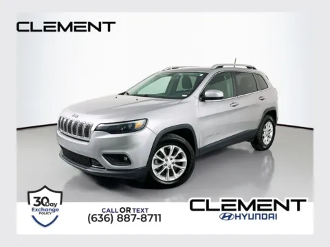 Silver 2019 Jeep Cherokee Latitude for sale in Wentzville, MO