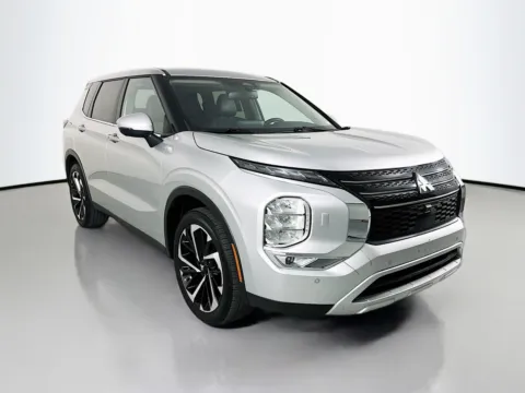 Another view of 2024 Mitsubishi Outlander SE Black Edition w/Pano Roof for sale in Wentzville, MO at Clement Hyundai