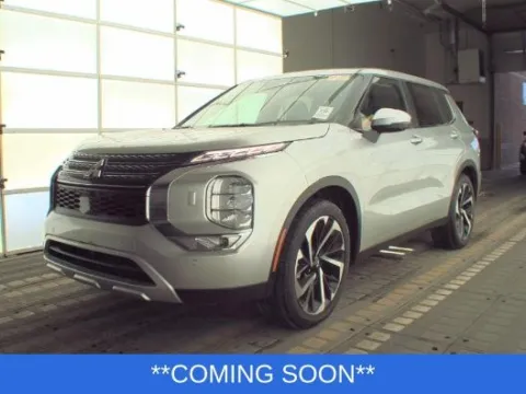 Silver 2024 Mitsubishi Outlander SE Black Edition w/Pano Roof for sale in Wentzville, MO