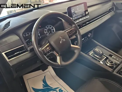 Another view of 2024 Mitsubishi Outlander ES for sale in Wentzville, MO at Clement Hyundai