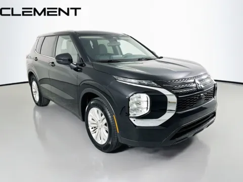 Another view of 2024 Mitsubishi Outlander ES for sale in Wentzville, MO at Clement Hyundai