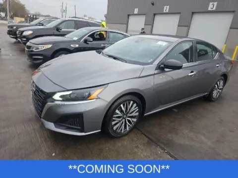 Gray 2024 Nissan Altima 2.5 SV for sale in Wentzville, MO