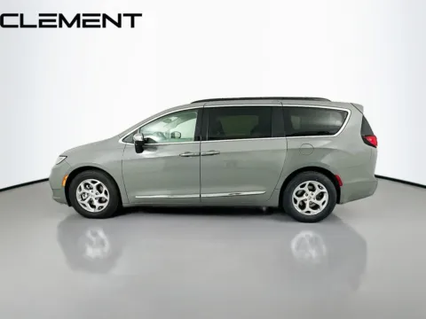 More photos of 2023 Chrysler Pacifica Limited at Clement Hyundai, MO