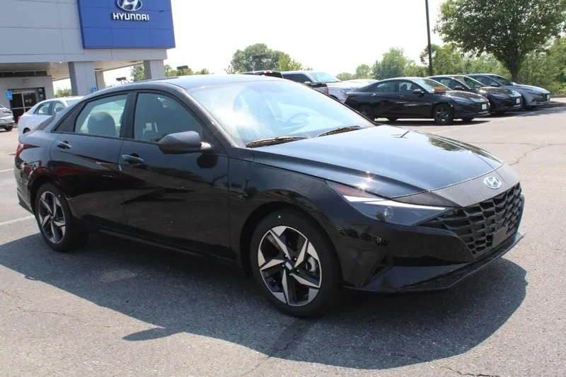 2023 Hyundai Elantra Limited for sale in Wentzville, MO