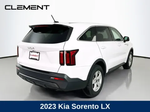 More photos of 2023 Kia Sorento LX at Clement Hyundai, MO