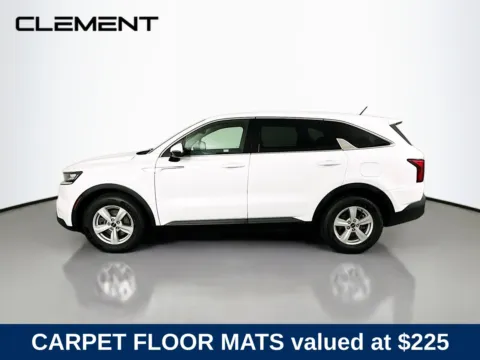 More photos of 2023 Kia Sorento LX at Clement Hyundai, MO