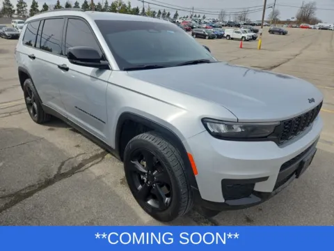 Photos of 2023 Jeep Grand Cherokee L Altitude for sale in Wentzville, MO at Clement Hyundai