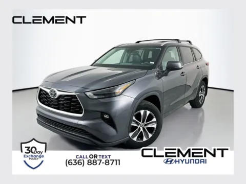 Gray 2023 Toyota Highlander XLE for sale in Wentzville, MO