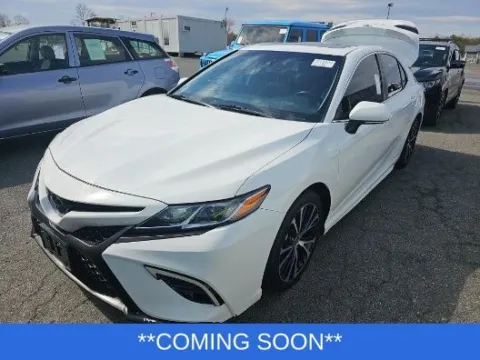 White 2020 Toyota Camry SE for sale in Wentzville, MO