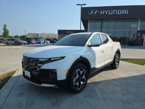 White 2024 Hyundai Santa Cruz Limited for sale in Wentzville, MO