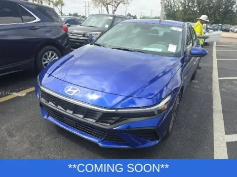 Blue 2024 Hyundai Elantra SEL for sale in Wentzville, MO
