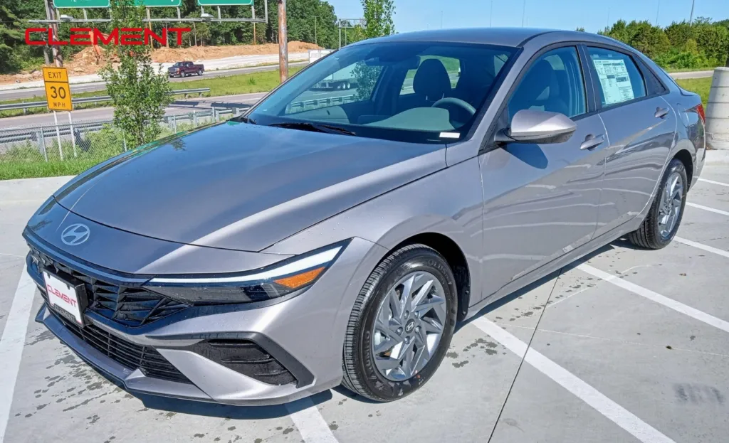 2024 Hyundai Elantra Hybrid Blue for sale in Wentzville, MO