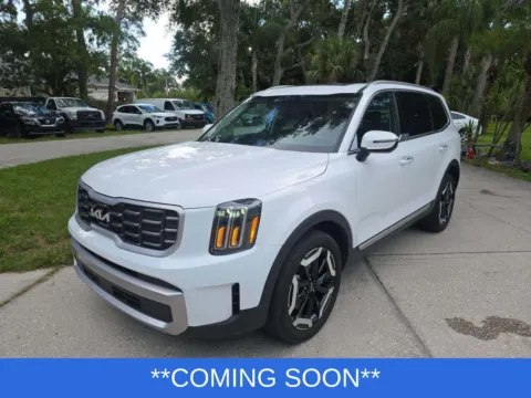 White 2025 Kia Telluride S for sale in Wentzville, MO