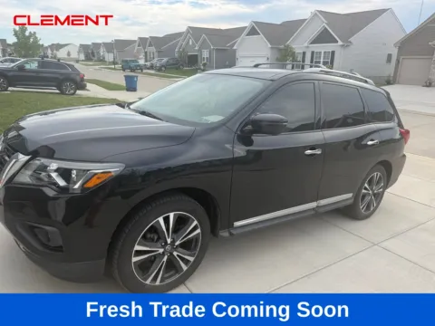 Black 2020 Nissan Pathfinder Platinum for sale in Wentzville, MO