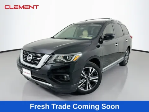 Black 2020 Nissan Pathfinder Platinum for sale in Wentzville, MO