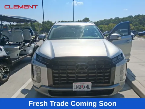 Silver 2023 Hyundai Palisade SEL for sale in Wentzville, MO