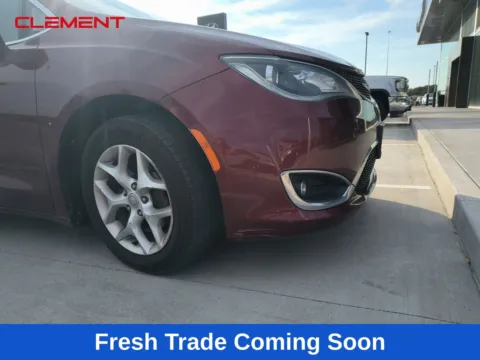 More photos of 2017 Chrysler Pacifica Touring L at Clement Hyundai, MO