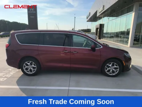 More photos of 2017 Chrysler Pacifica Touring L at Clement Hyundai, MO