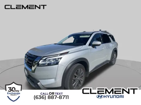 Silver 2023 Nissan Pathfinder SL for sale in Wentzville, MO