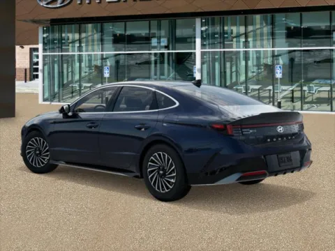 More photos of 2027 Hyundai Sonata Hybrid Limited at Clement Hyundai, MO