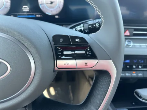 More photos of 2024 Hyundai Elantra SEL at Clement Hyundai, MO