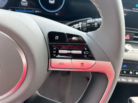 More photos of 2024 Hyundai Elantra SEL at Clement Hyundai, MO
