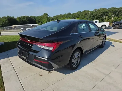 More photos of 2024 Hyundai Elantra SEL at Clement Hyundai, MO