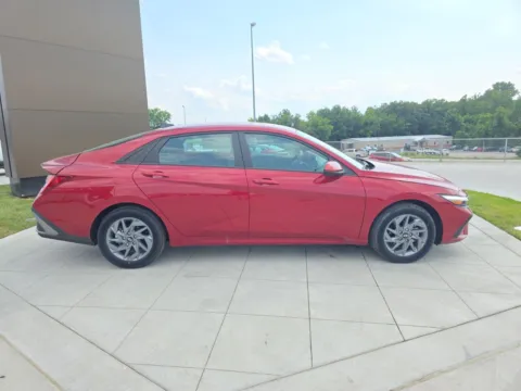 More photos of 2025 Hyundai Elantra Hybrid Blue at Clement Hyundai, MO