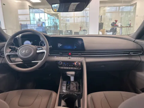 Black 2024 Hyundai Elantra SEL for sale in Wentzville, MO