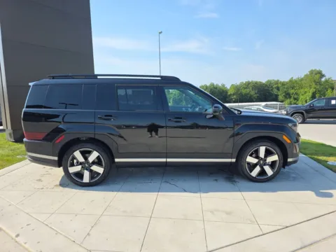 More photos of 2025 Hyundai Santa Fe Hybrid Limited at Clement Hyundai, MO