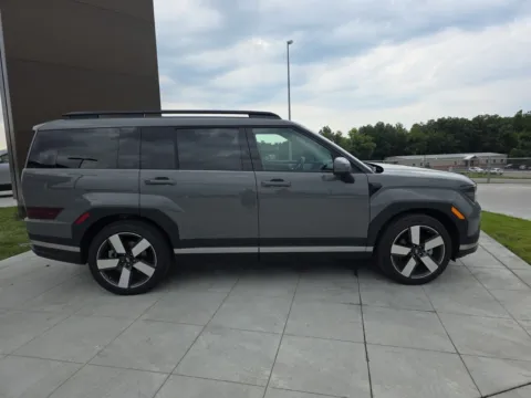 More photos of 2025 Hyundai Santa Fe Hybrid Limited at Clement Hyundai, MO