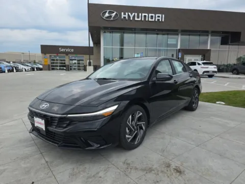 Black 2024 Hyundai Elantra SEL for sale in Wentzville, MO