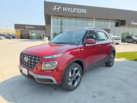 Red 2025 Hyundai Venue SEL for sale in Wentzville, MO