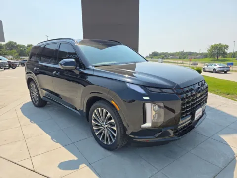 Another view of 2025 Hyundai Palisade Calligraphy Night Edition for sale in Wentzville, MO at Clement Hyundai