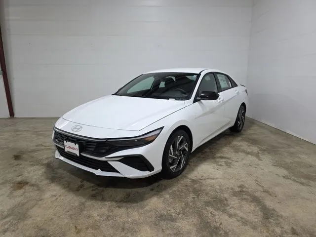 White 2025 Hyundai Elantra Hybrid SEL Sport for sale in Wentzville, MO