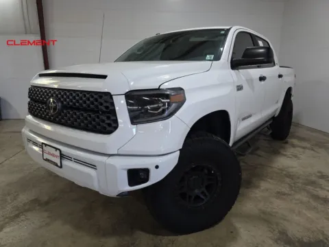White 2019 Toyota Tundra SR5 for sale in Wentzville, MO