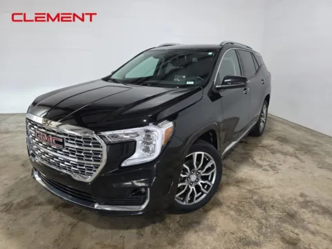 Black 2022 GMC Terrain Denali for sale in Wentzville, MO