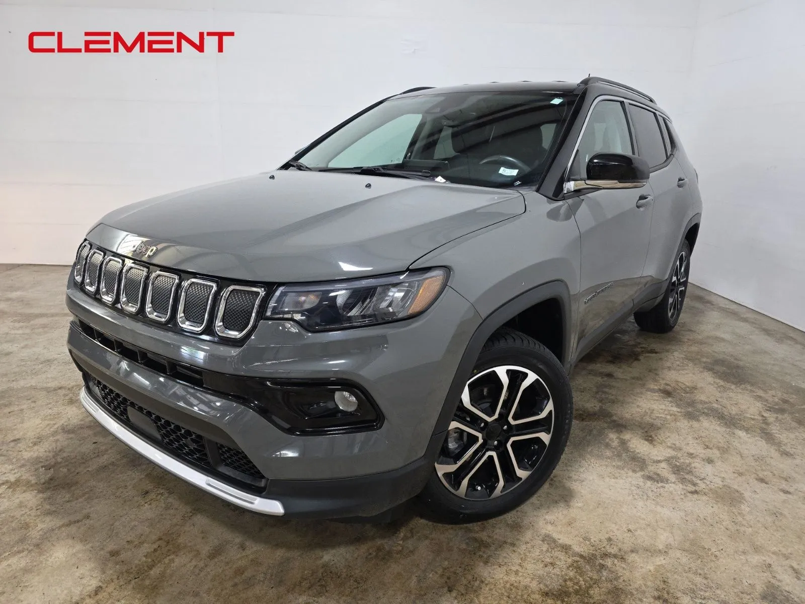 Gray 2022 Jeep Compass Limited for sale in Wentzville, MO