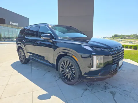 Another view of 2025 Hyundai Palisade Calligraphy Night Edition for sale in Wentzville, MO at Clement Hyundai