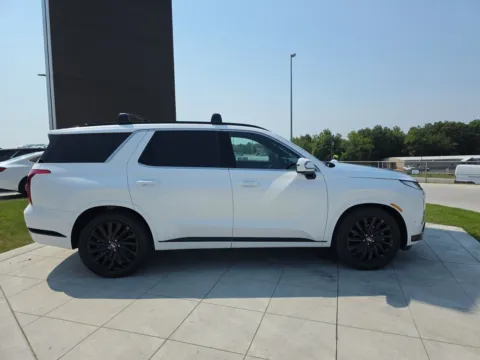 More photos of 2025 Hyundai Palisade Calligraphy Night Edition at Clement Hyundai, MO