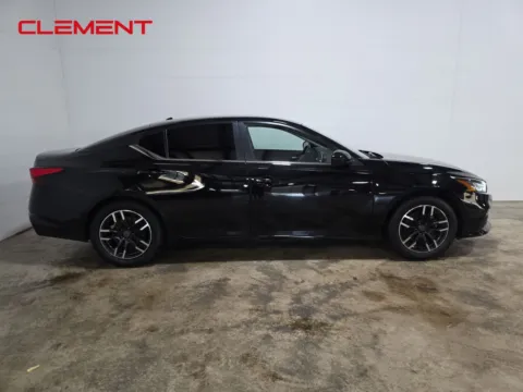 More photos of 2020 Nissan Altima 2.5 SR at Clement Hyundai, MO