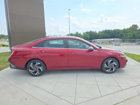 More photos of 2024 Hyundai Elantra SEL at Clement Hyundai, MO