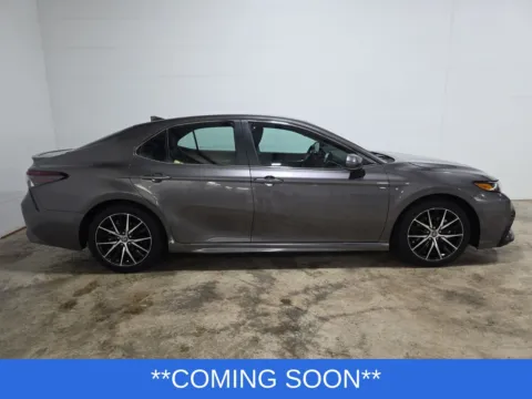 More photos of 2023 Toyota Camry Hybrid SE at Clement Hyundai, MO