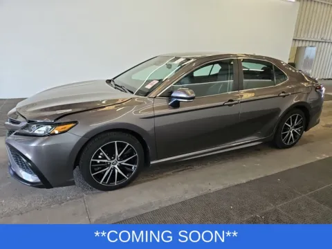 Gray 2023 Toyota Camry Hybrid SE for sale in Wentzville, MO
