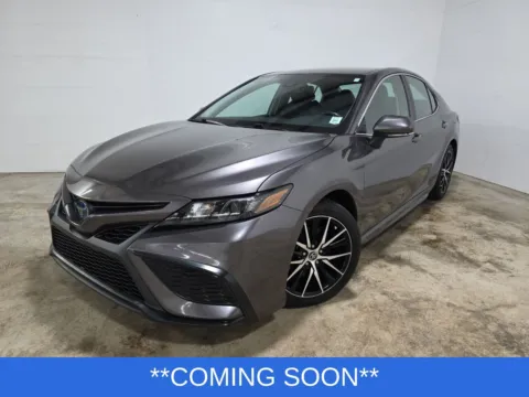 Gray 2023 Toyota Camry Hybrid SE for sale in Wentzville, MO