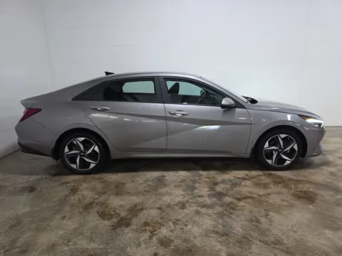 More photos of 2023 Hyundai Elantra SEL at Clement Hyundai, MO