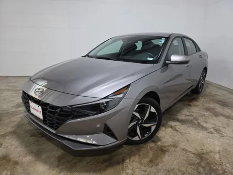 Silver 2023 Hyundai Elantra SEL for sale in Wentzville, MO